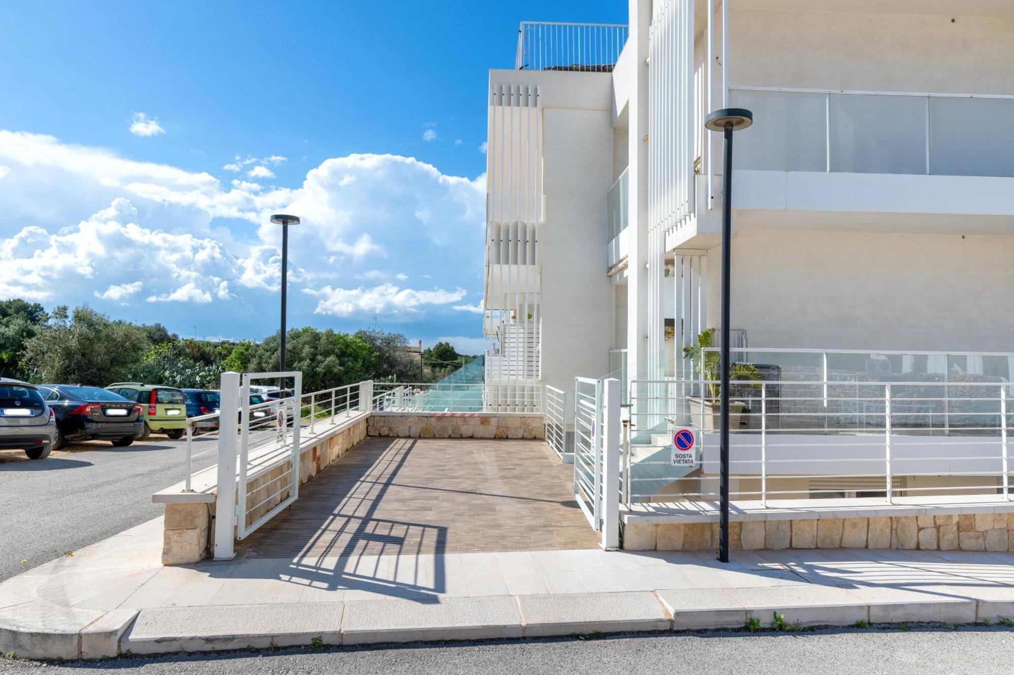 Exclusive Deluxe Apt Up To 6 People & Heated Tub Polignano a Mare Exteriör bild