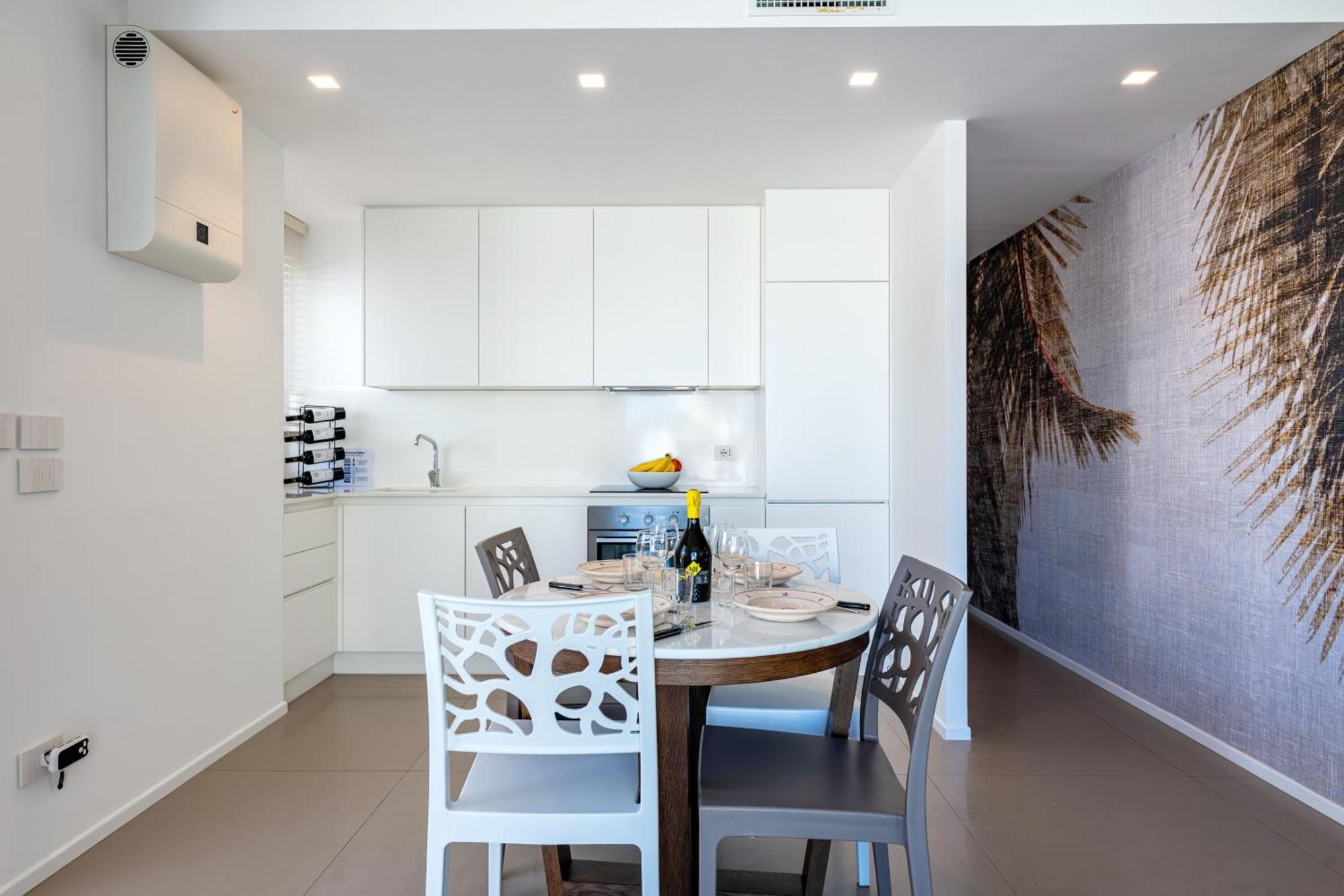 Exclusive Deluxe Apt Up To 6 People & Heated Tub Polignano a Mare Exteriör bild