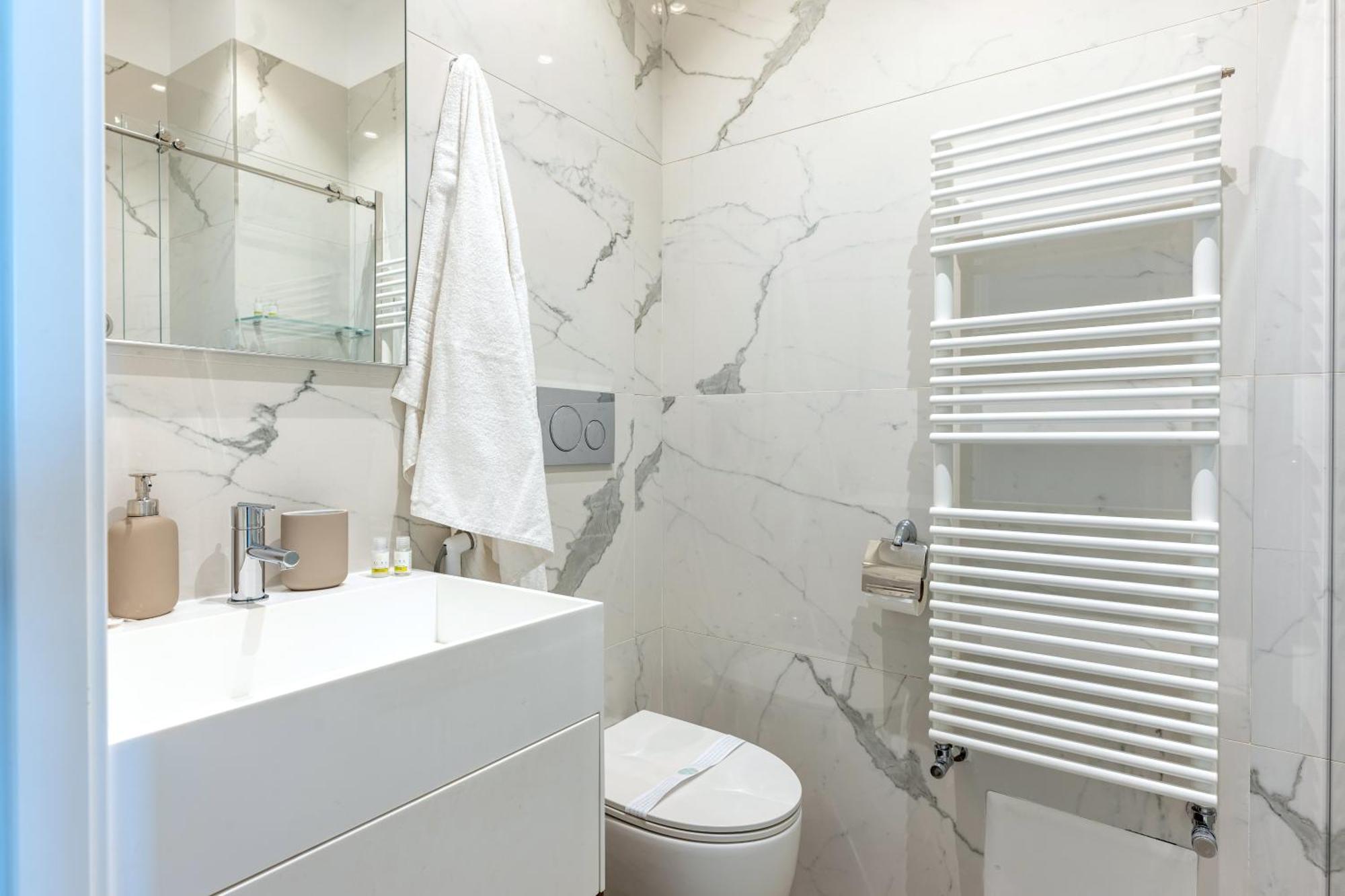 Exclusive Deluxe Apt Up To 6 People & Heated Tub Polignano a Mare Exteriör bild